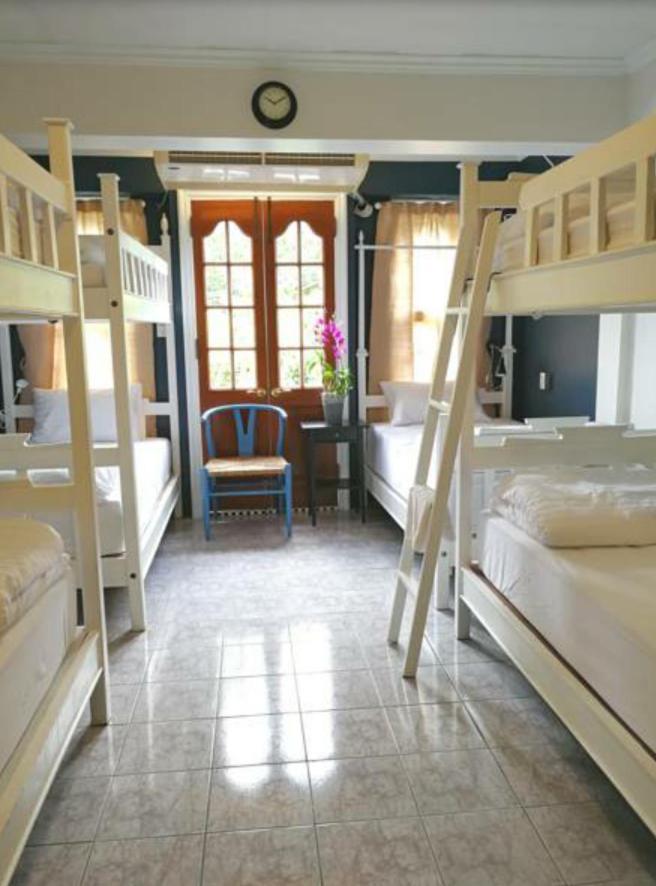 Bed In Town Hostel Τσιάνγκ Μάι Εξωτερικό φωτογραφία