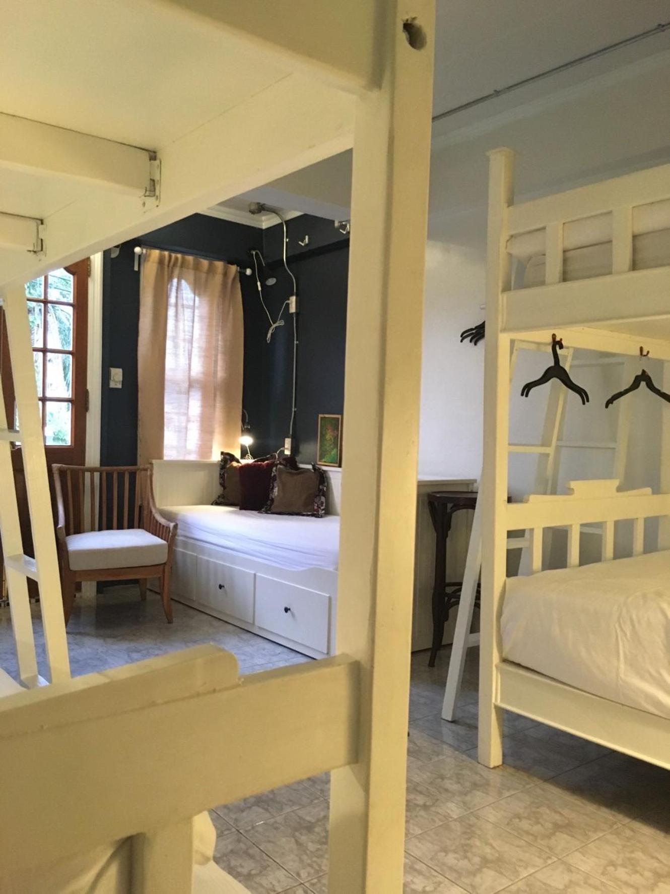 Bed In Town Hostel Τσιάνγκ Μάι Εξωτερικό φωτογραφία