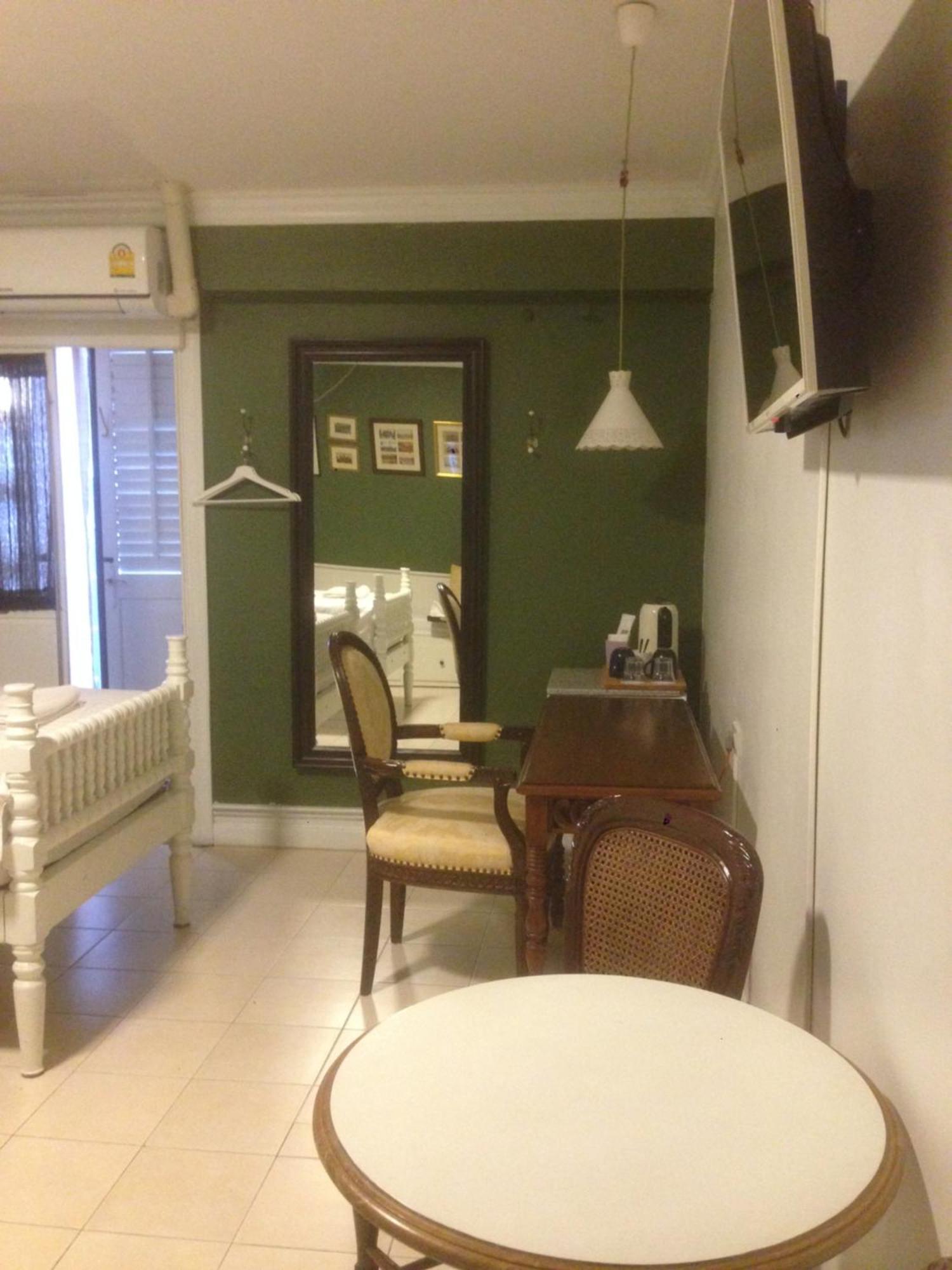 Bed In Town Hostel Τσιάνγκ Μάι Εξωτερικό φωτογραφία